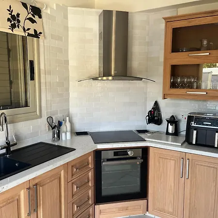 Charming With Panoramic Sea View In Willa *